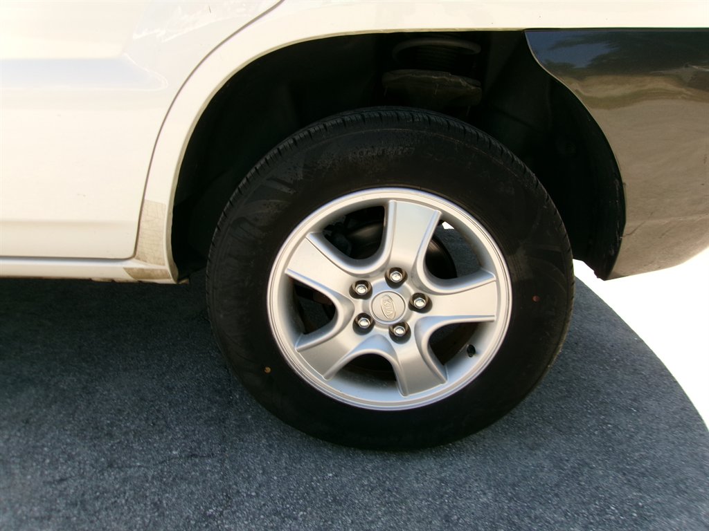 2005 Kia Sportage LX - Photo 11