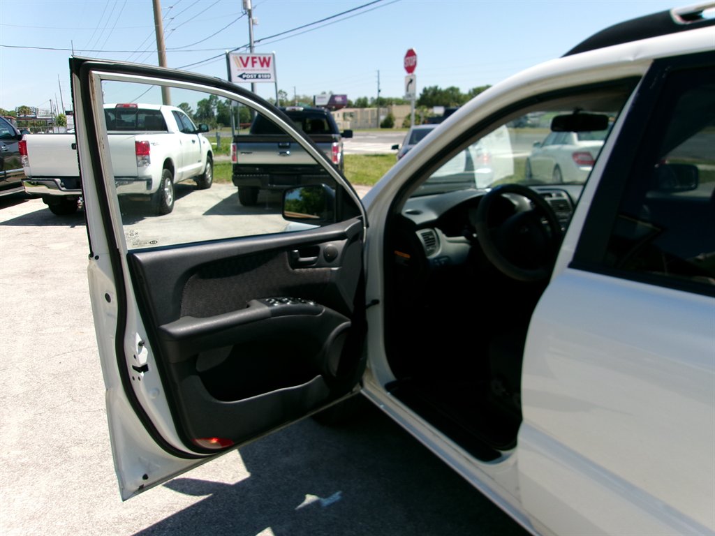 2005 Kia Sportage LX - Photo 13