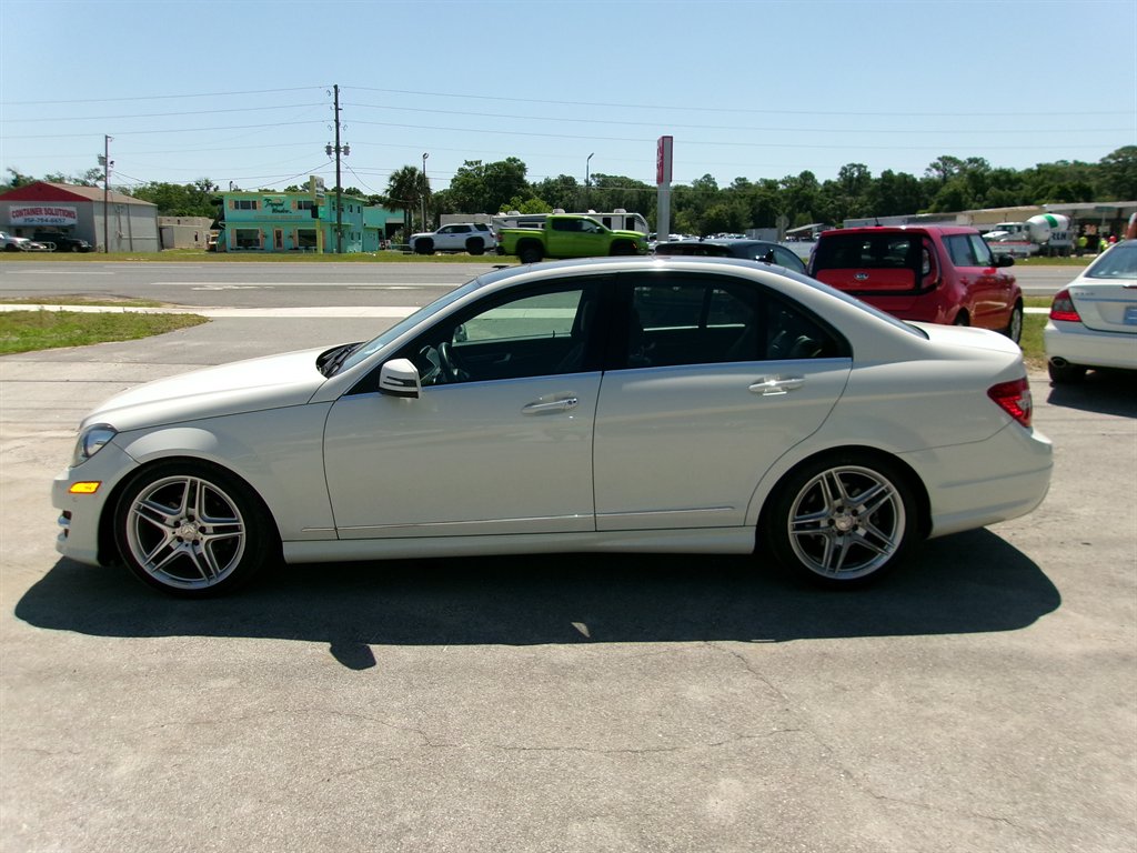 2012 Mercedes-Benz C-Class's photo