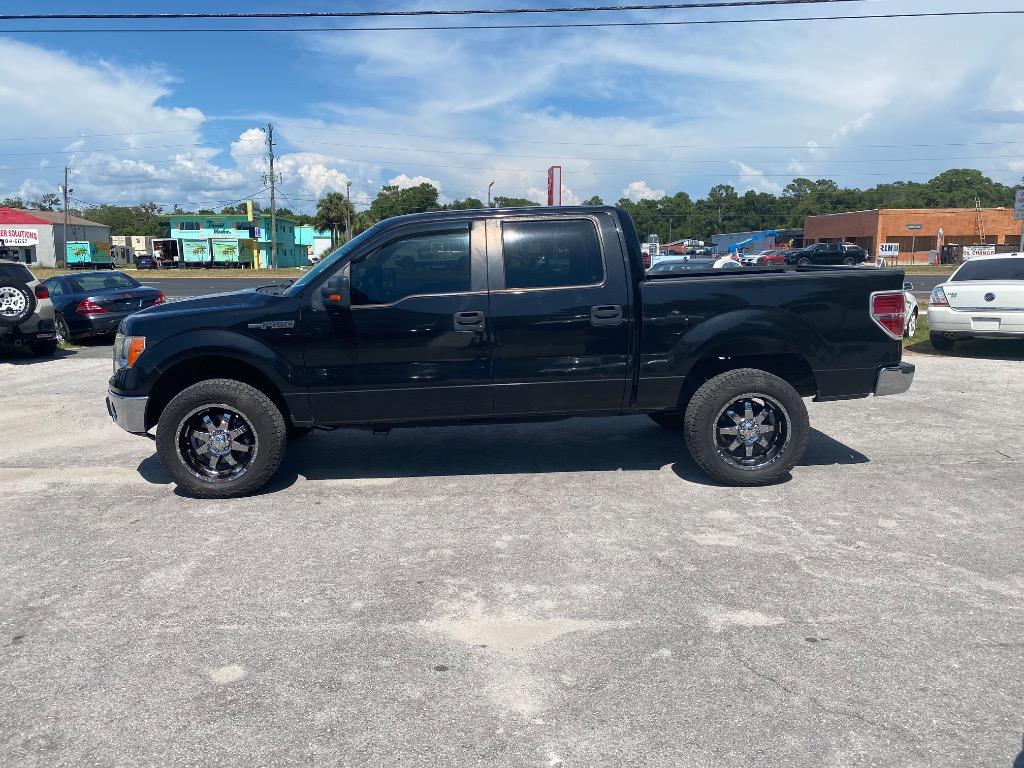 2010 Ford F-150 XL SuperCrew 145-in's photo