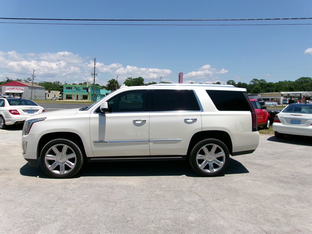 2015 Cadillac Escalade 2WD Premium's photo