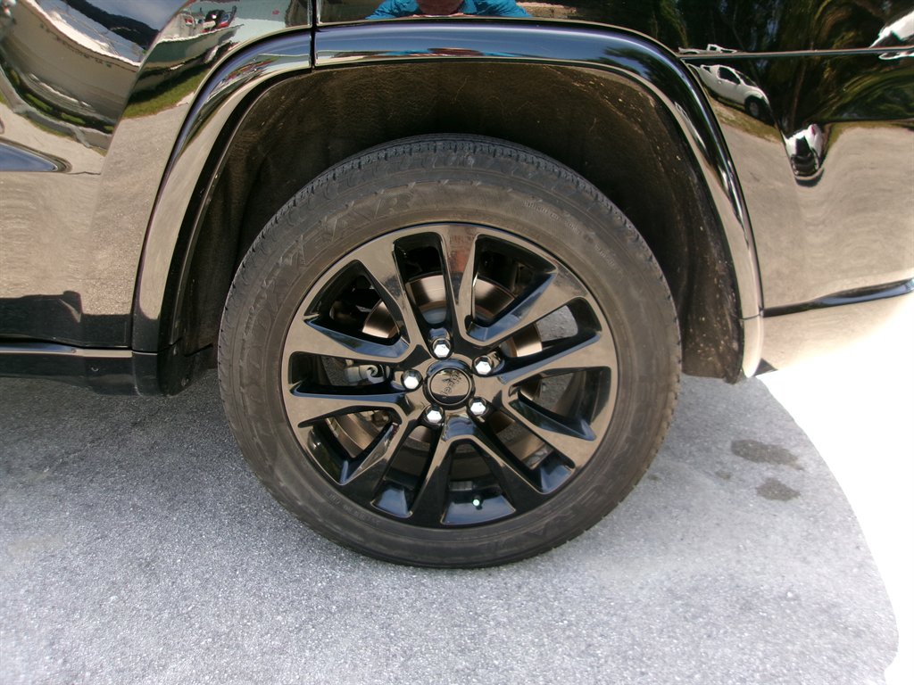 2018 Jeep Grand Cherokee Altitude - Photo 11