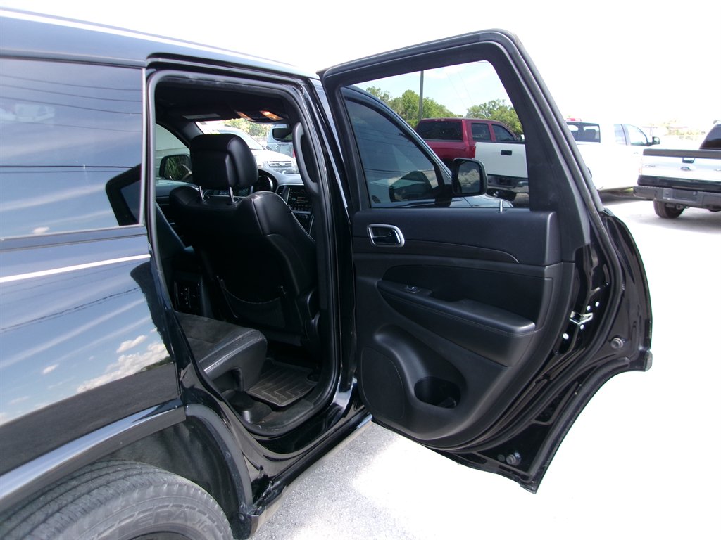 2018 Jeep Grand Cherokee Altitude - Photo 18