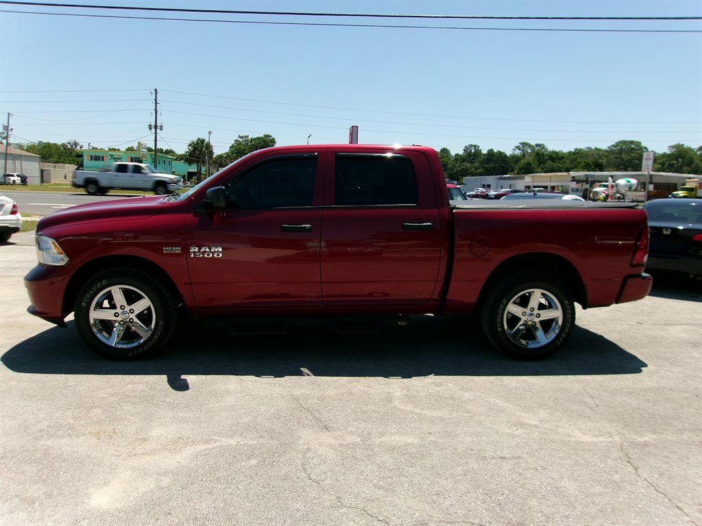 2014 RAM 1500 Express 4x4 Crew Cab's photo