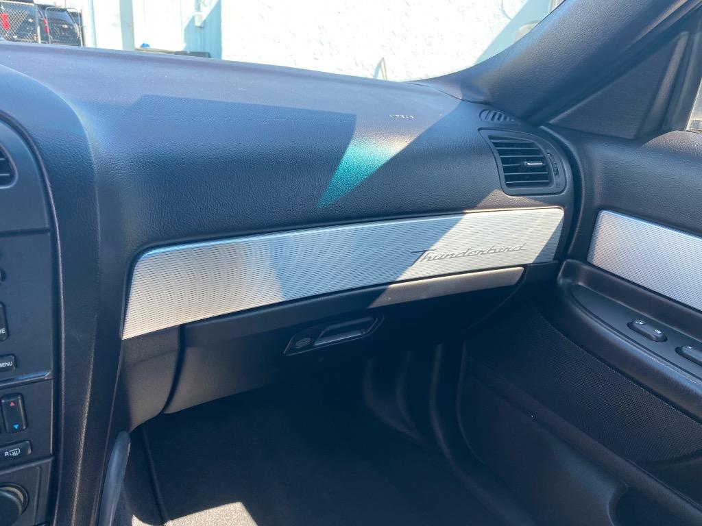 2004 Ford Thunderbird Deluxe - Photo 32